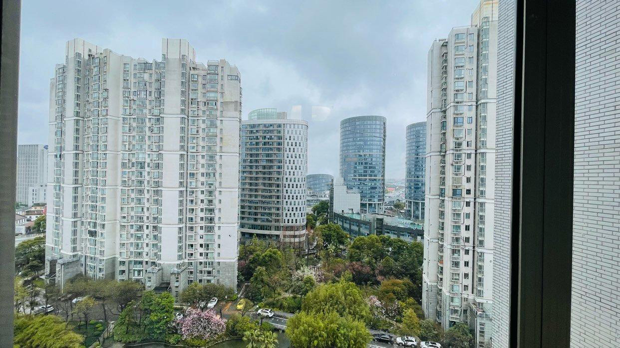 热装楼盘,绿洲湖畔花园